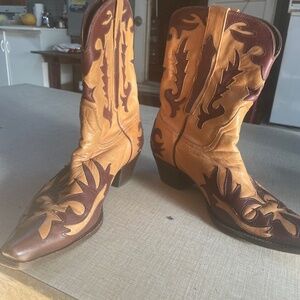 Handmade tooled cowboy luxury boots W size 10